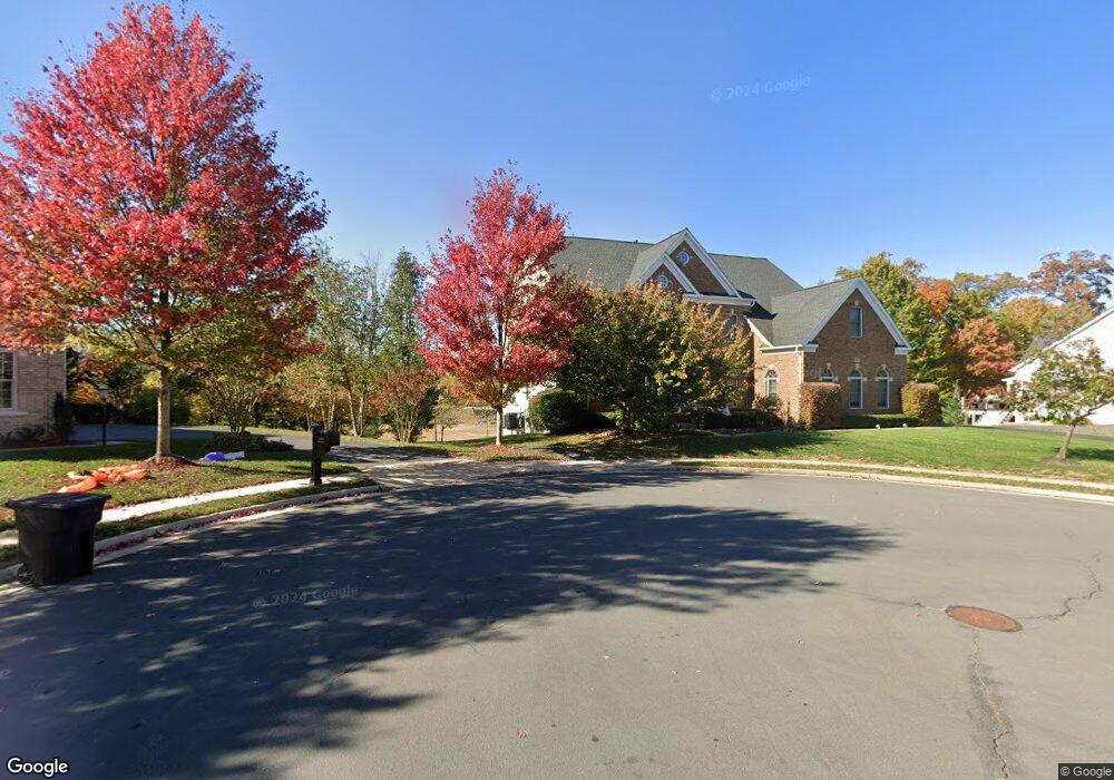 25727 Meadowhouse Ct, Chantilly, VA 20152 - photo 1