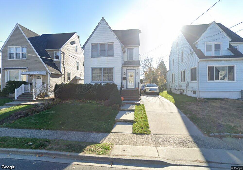 84 Munro Blvd, Valley Stream, NY 11581 - photo 1