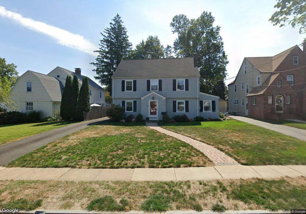 33 Linnard Rd, West Hartford, CT 06107 - photo 1