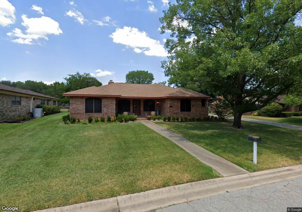 2021 Wheeler Creek Dr, Gainesville, TX 76240 - photo 1