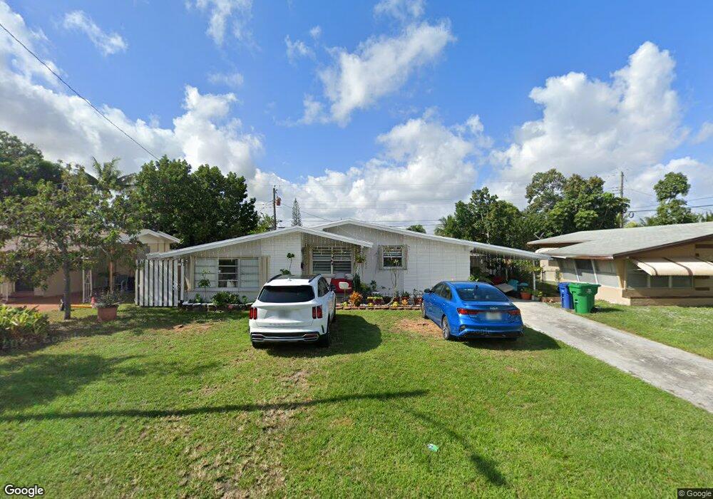 2642 Pine Tree Dr, Miramar, FL 33023 - photo 1