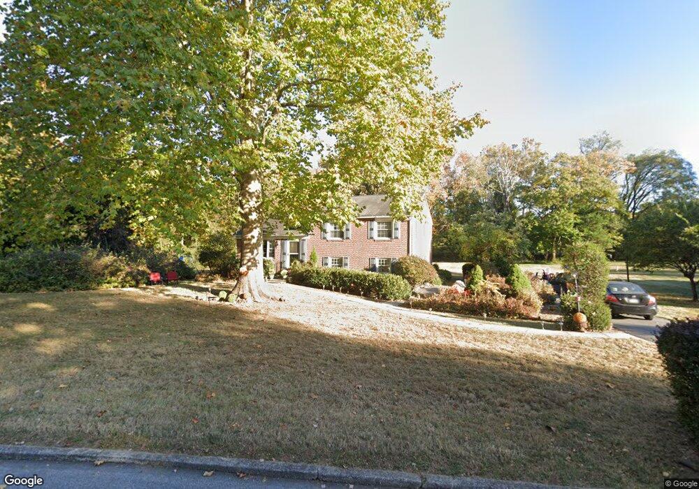 216 Anthony Wayne Dr, Wayne, PA 19087 - photo 1