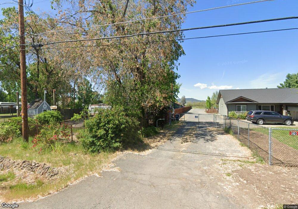 202 W Gregory Rd, Central Point, OR 97502 - photo 1