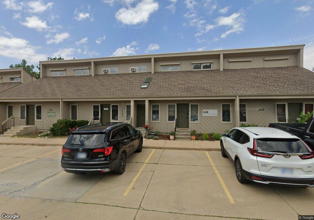 1611 SW 37th St, Topeka, KS 66611 - photo 1