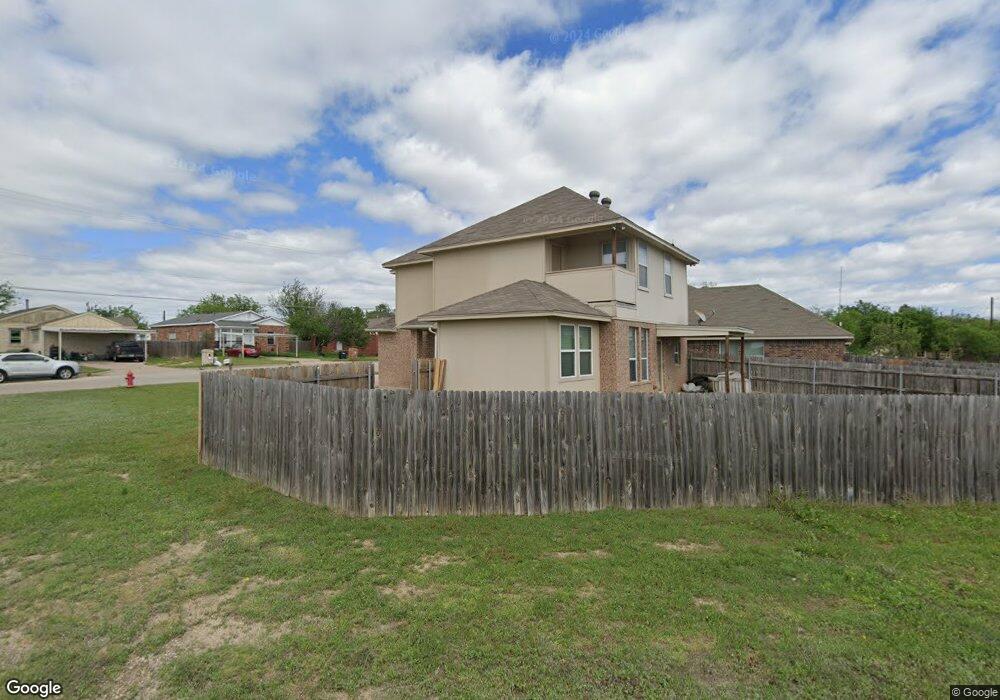 1233 Cherokee St, Weatherford, TX 76086 - photo 1
