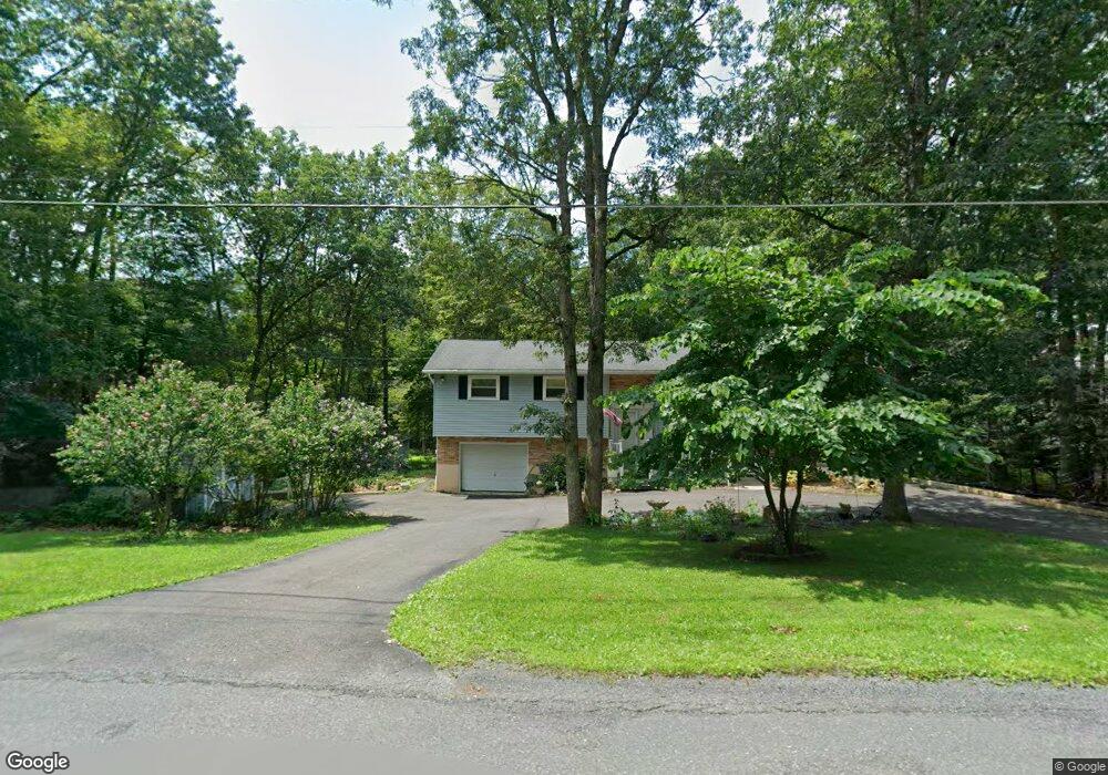 211 W 10th St, Jim Thorpe, PA 18229 - photo 1