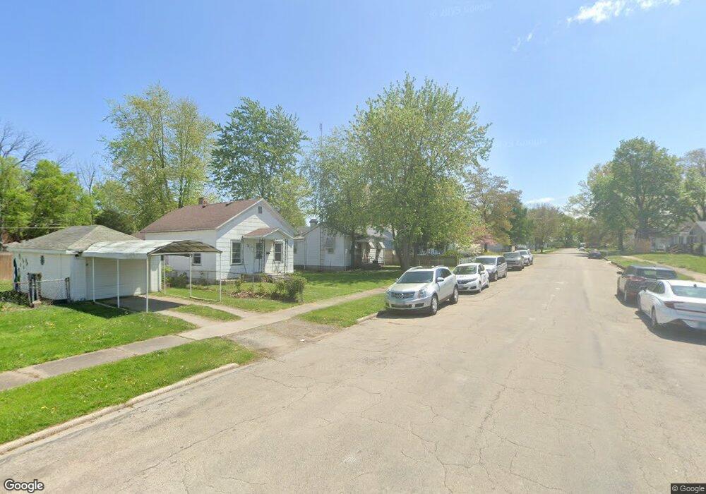 818 Decatur St, Lincoln, IL 62656 - photo 1