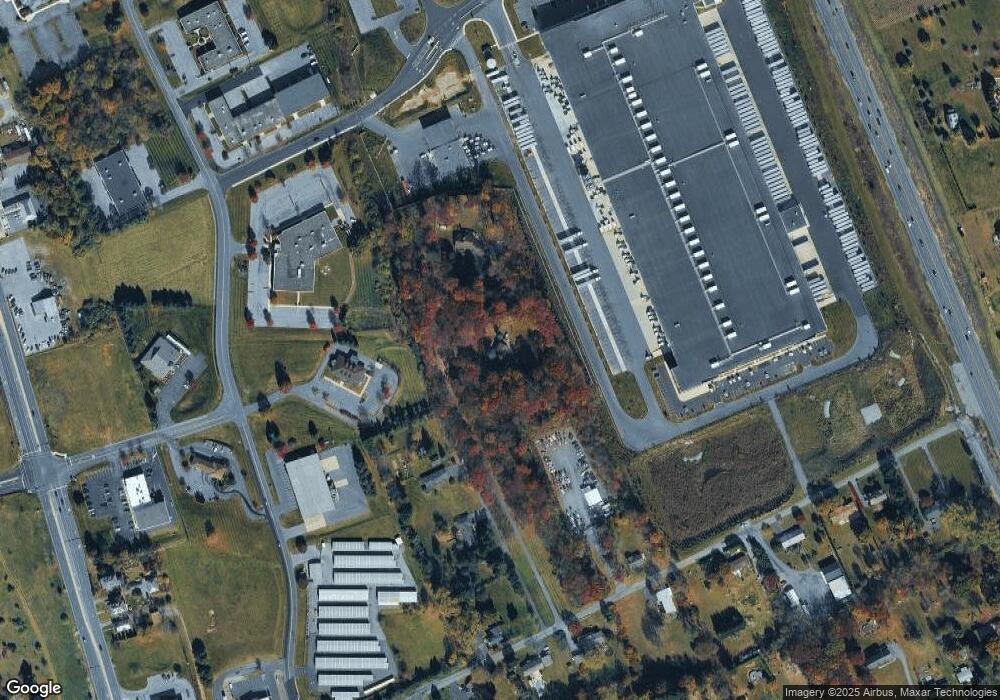 4309 Locust Dr, Schnecksville, PA 18078 - photo 1