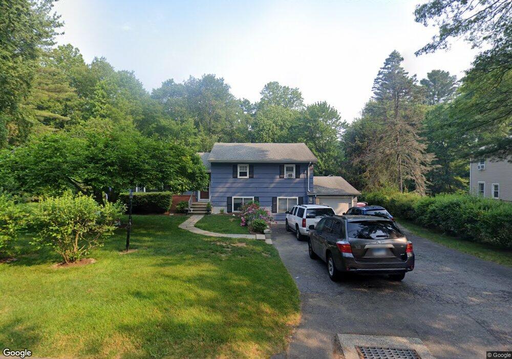 23 Taquoshe Place, Fairfield, CT 06825 - photo 1