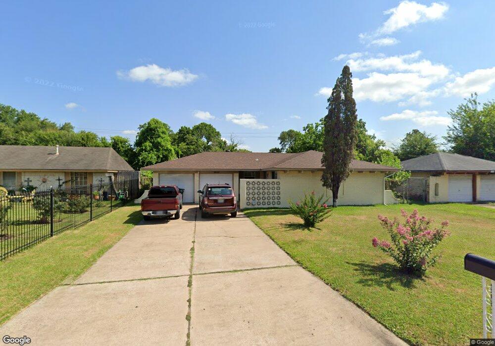 8634 Whitecastle Ln, Houston, TX 77088 - photo 1