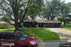 414 Center St, Hull, IA 51239