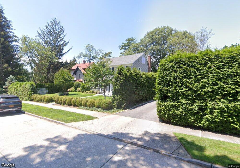 5 Plandome Ct, Manhasset, NY 11030 - photo 1