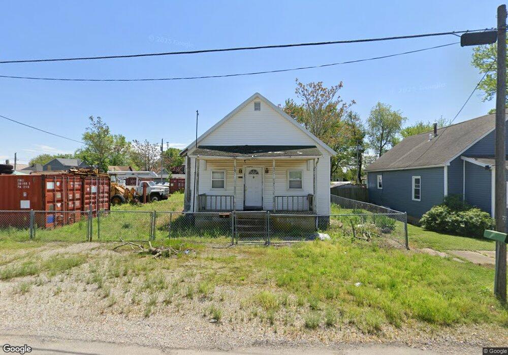 2221 Broadway Ave, Mattoon, IL 61938 - photo 1