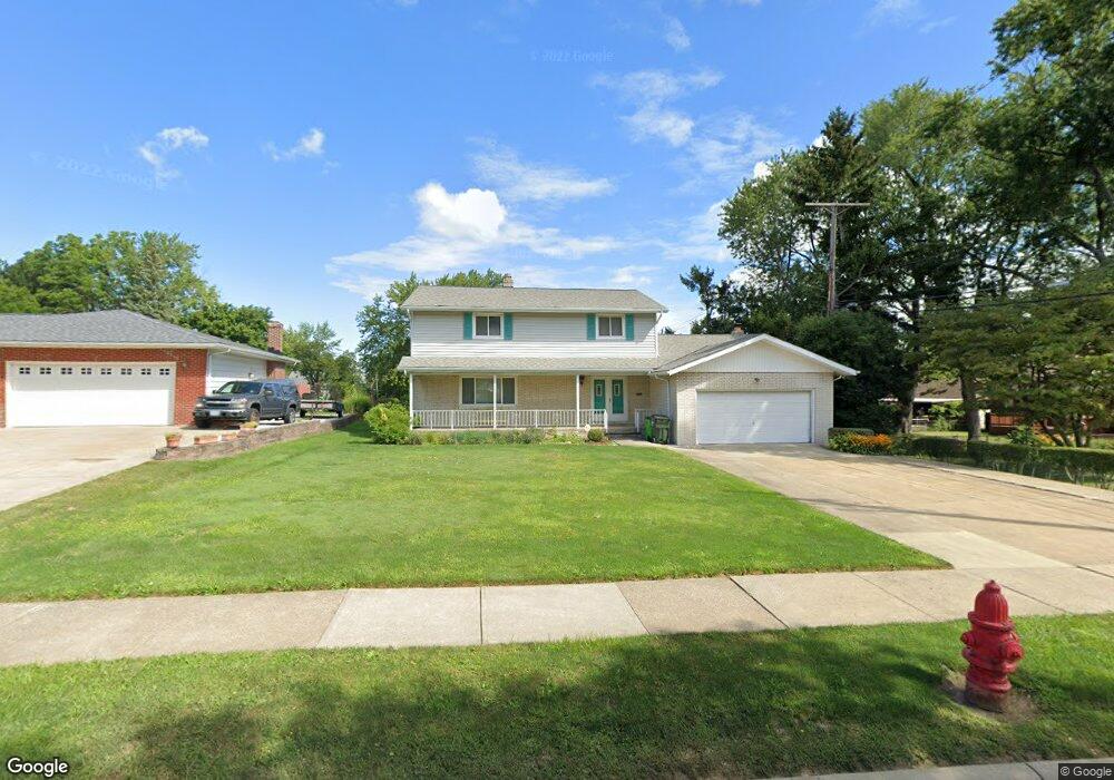 30375 Overlook Dr, Wickliffe, OH 44092 - photo 1