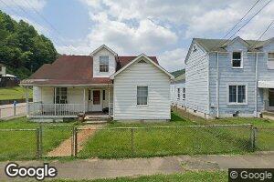 102 1st St, Clendenin, WV 25045