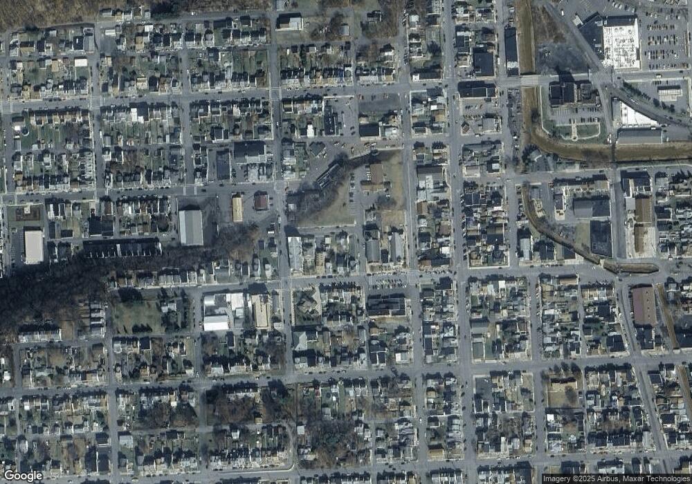 834 W Lynn St, Coal Township, PA 17866 - photo 1