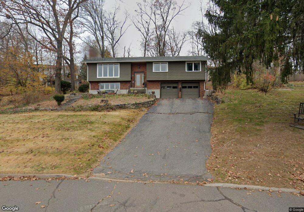 41 Lexington Dr, Manchester, CT 06042 - photo 1