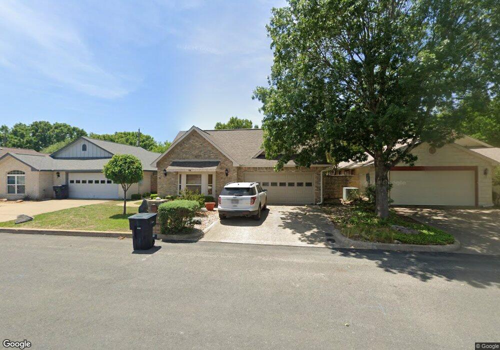 619 Courtney St, Fredericksburg, TX 78624 - photo 1