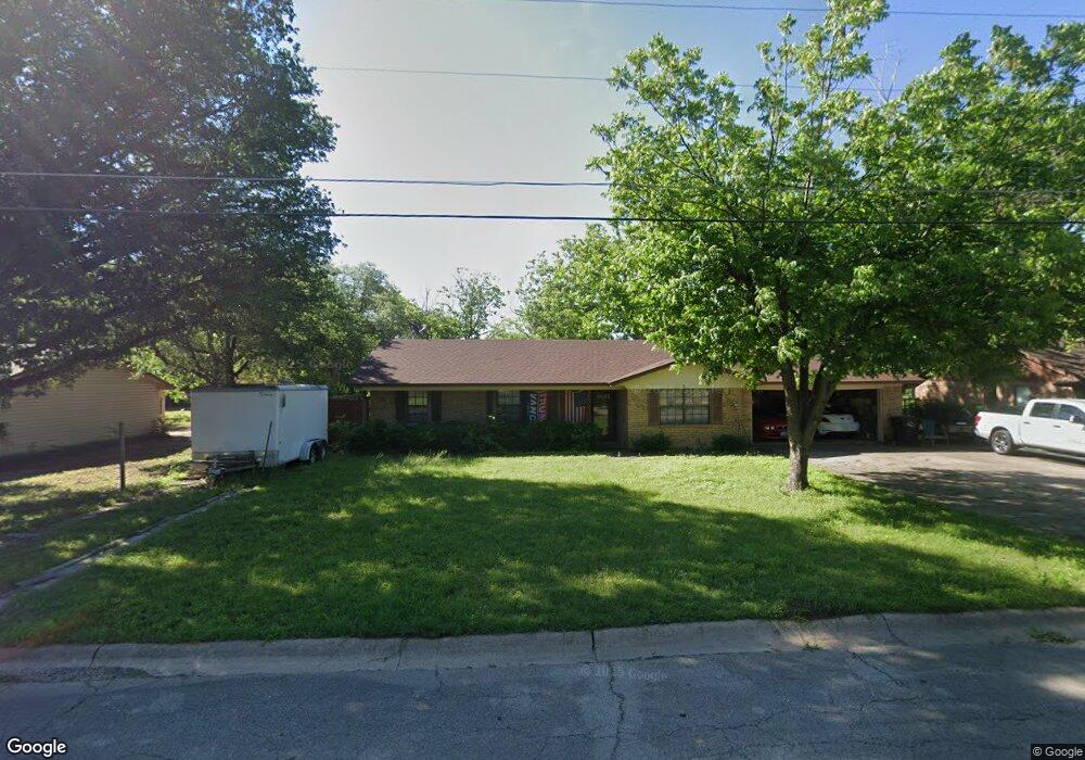 1411 W Lone Star Ave, Cleburne, TX 76033 - photo 1