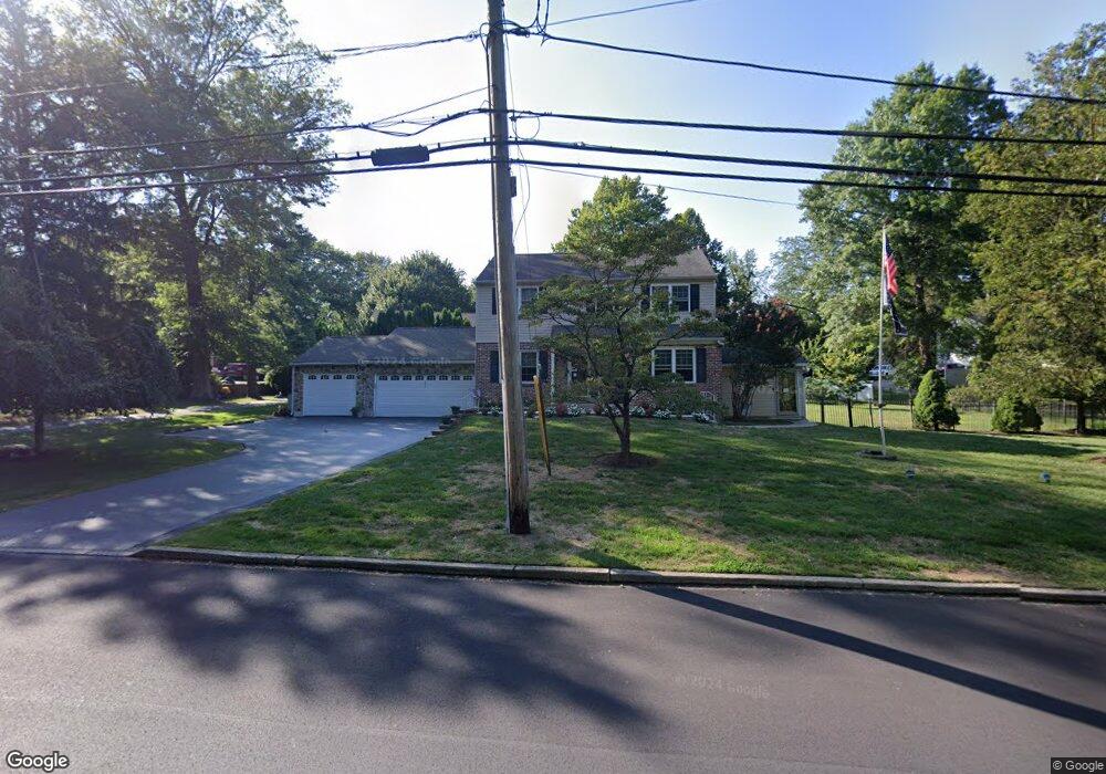 604 Crum Creek Rd, Broomall, PA 19008 - photo 1