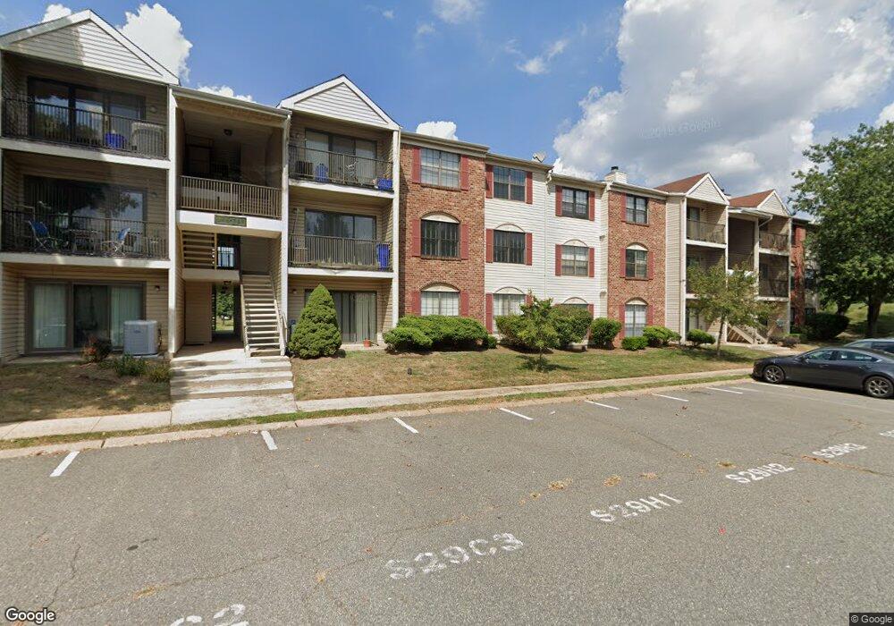 389 Lancaster Ct unit H3, Piscataway, NJ 08854 - photo 1