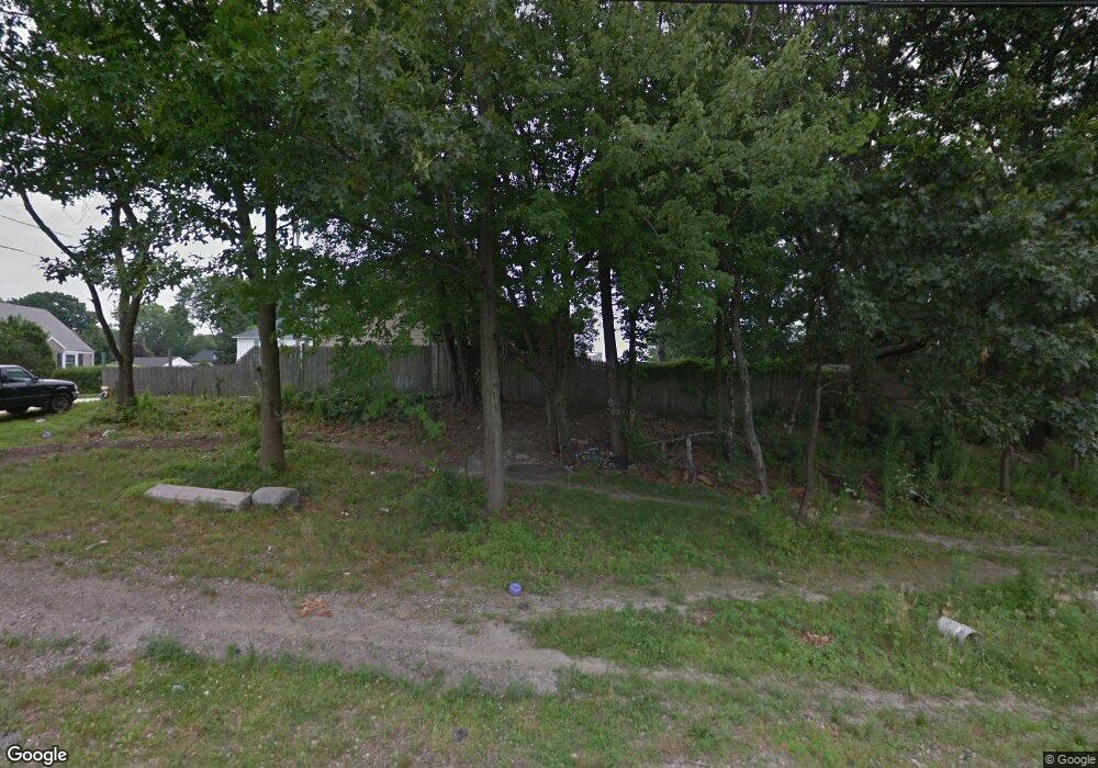 124 2nd Ave, Warwick, RI 02888 - photo 1