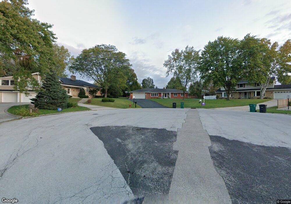 W160N8299 Old Orchard Ct, Menomonee Falls, WI 53051 - photo 1