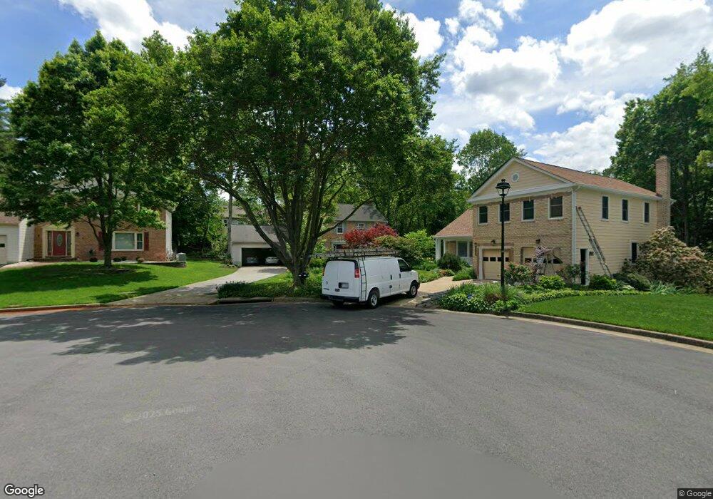 7020 Maple Tree Ln, Springfield, VA 22152 - photo 1