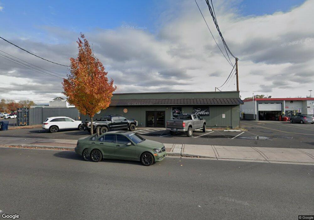 728 NW 6th St, Redmond, OR 97756 - photo 1