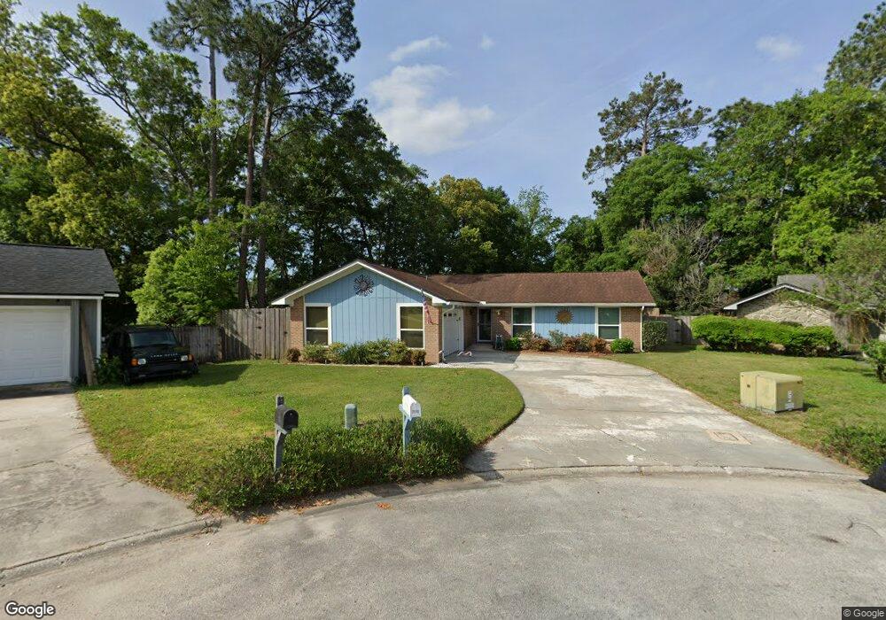 7010 Holiday Hill Ct, Jacksonville, FL 32216 - photo 1