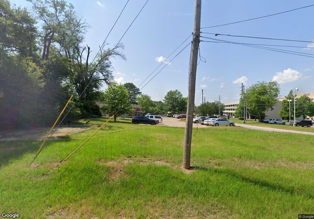 906 Wilson St, Longview, TX 75601 - photo 1