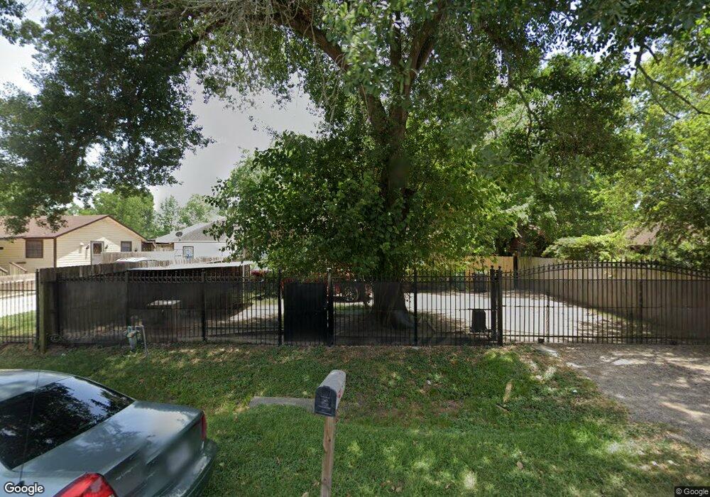 1019 Dewalt St, Houston, TX 77088 - photo 1