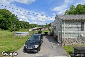 102 Deck St, Mount Hope, WV 25880
