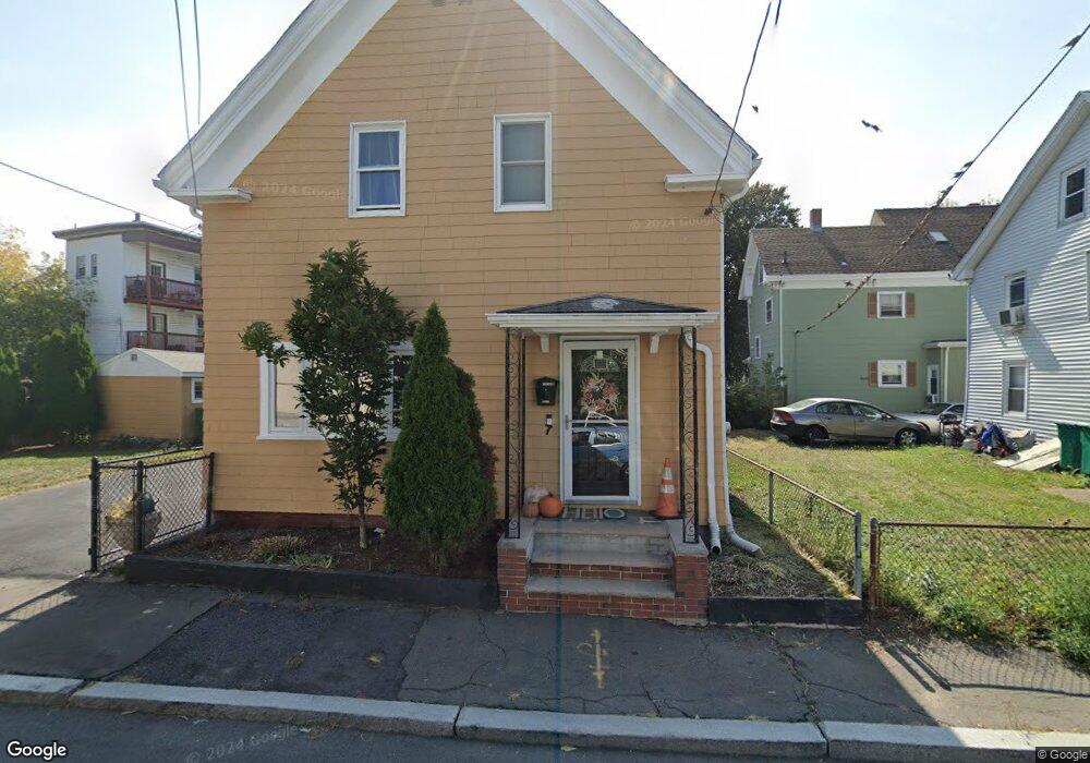 7 Hobson St, Lynn, MA 01905 - photo 1