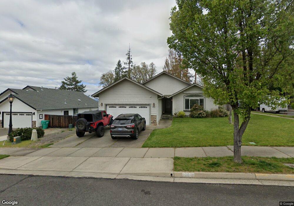 200 Kroner Dr, Grants Pass, OR 97527 - photo 1