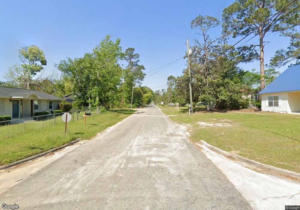 904 Peachtree St E, Douglas, GA 31533 - photo 1