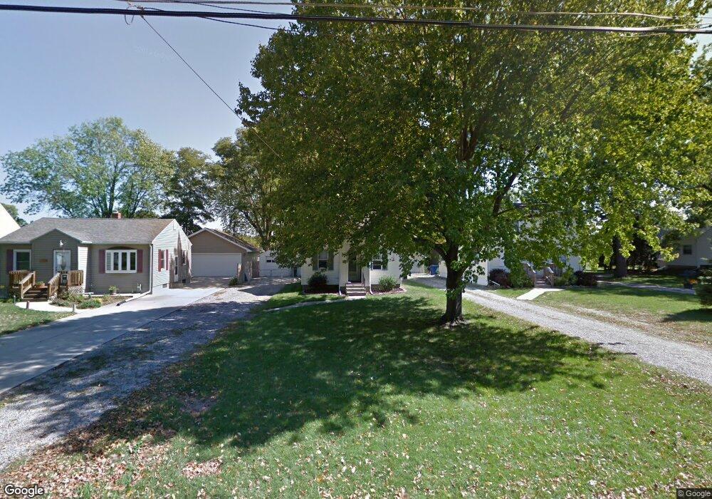 1823 W 7th St, Waterloo, IA 50702 - photo 1