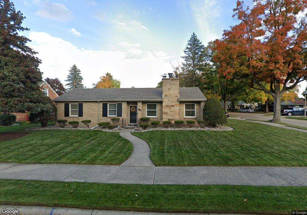 1619 Wellington Rd, Lansing, MI 48910 - photo 1