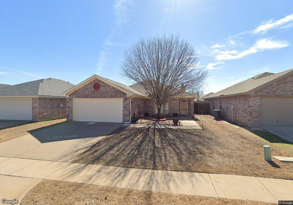 322 Sardius Blvd, Granbury, TX 76049 - photo 1