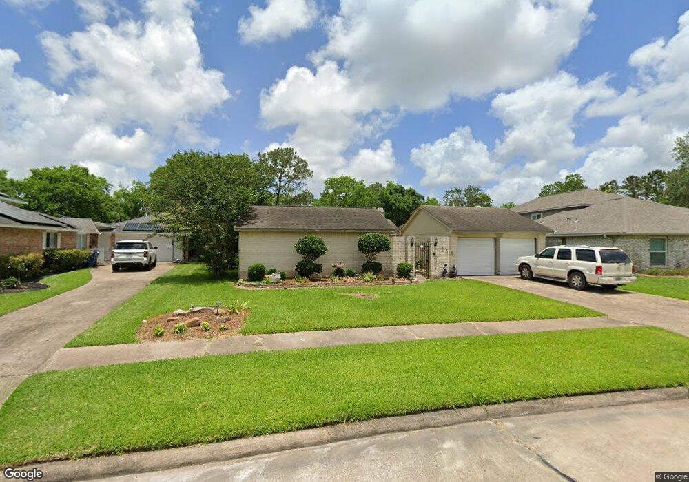 618 W Castle Harbour Dr, Friendswood, TX 77546 - photo 1