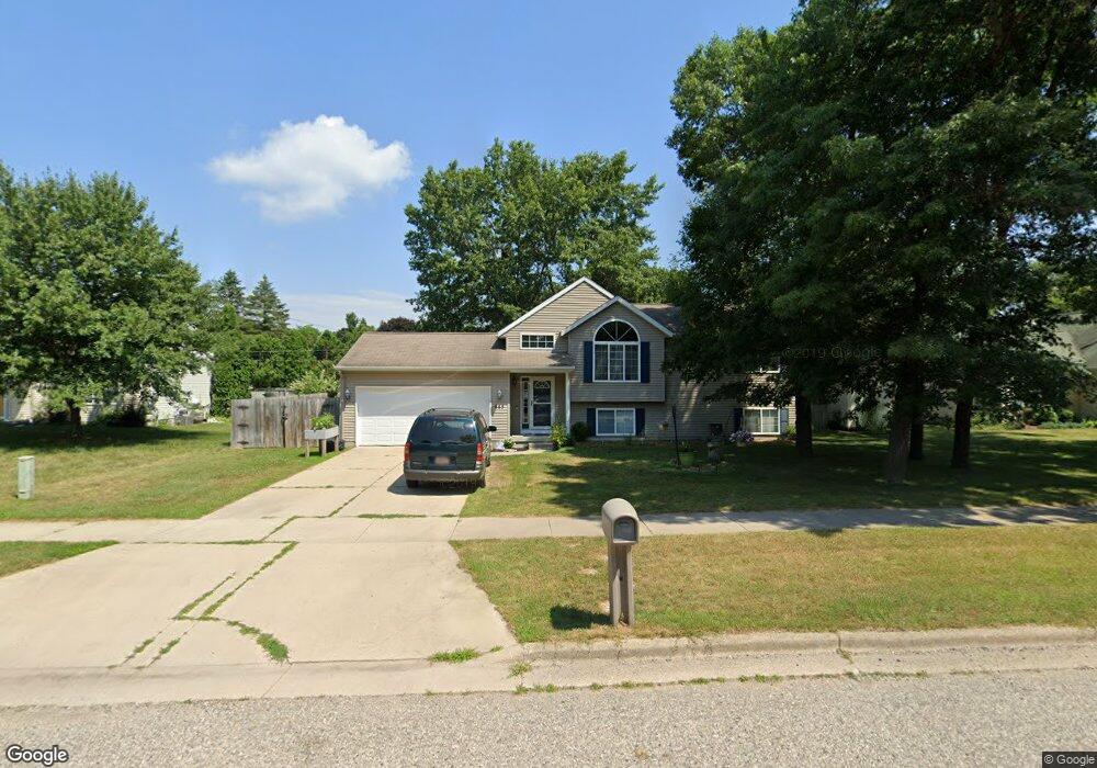 665 Hunt St, Lowell, MI 49331 - photo 1