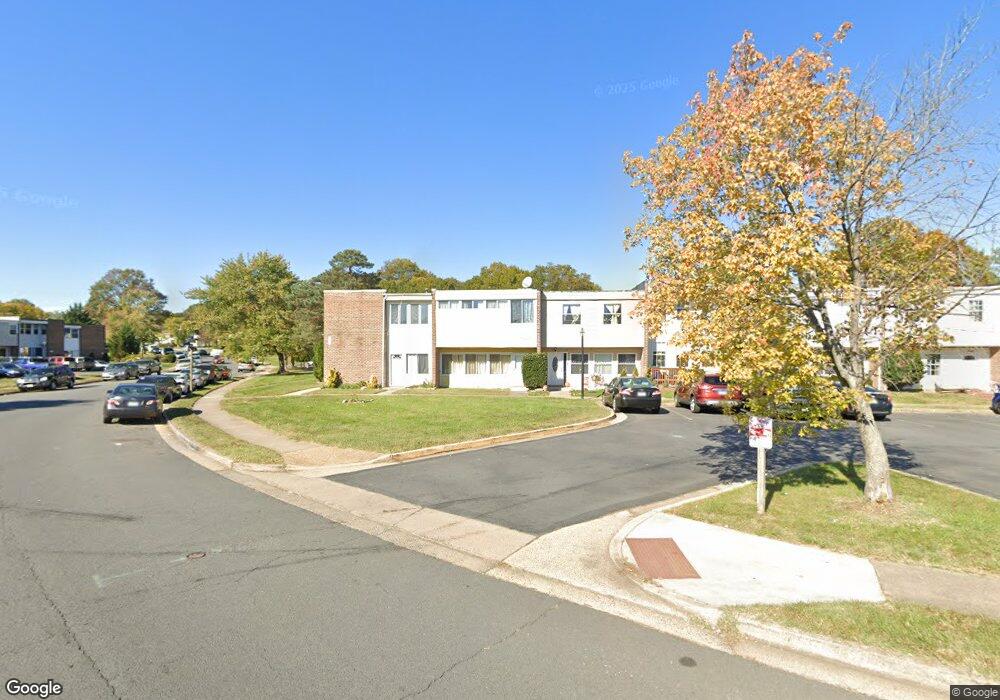 1212 Magnolia Ln, Herndon, VA 20170 - photo 1