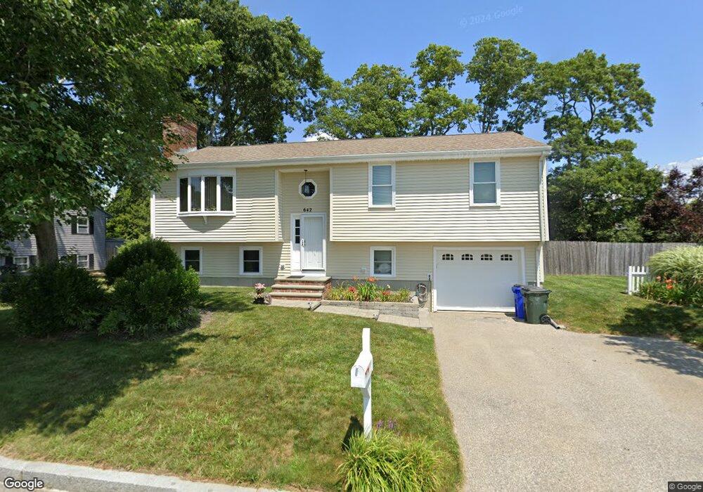 642 Spencer St, Fall River, MA 02721 - photo 1