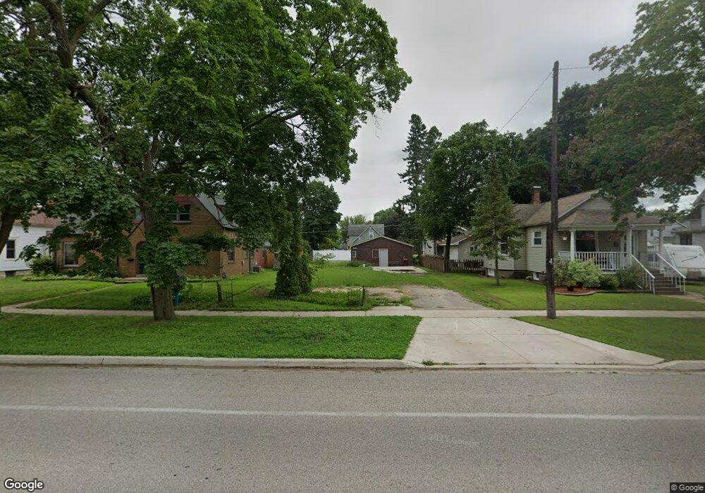 1617 14th Ave, Menominee, MI 49858 - photo 1