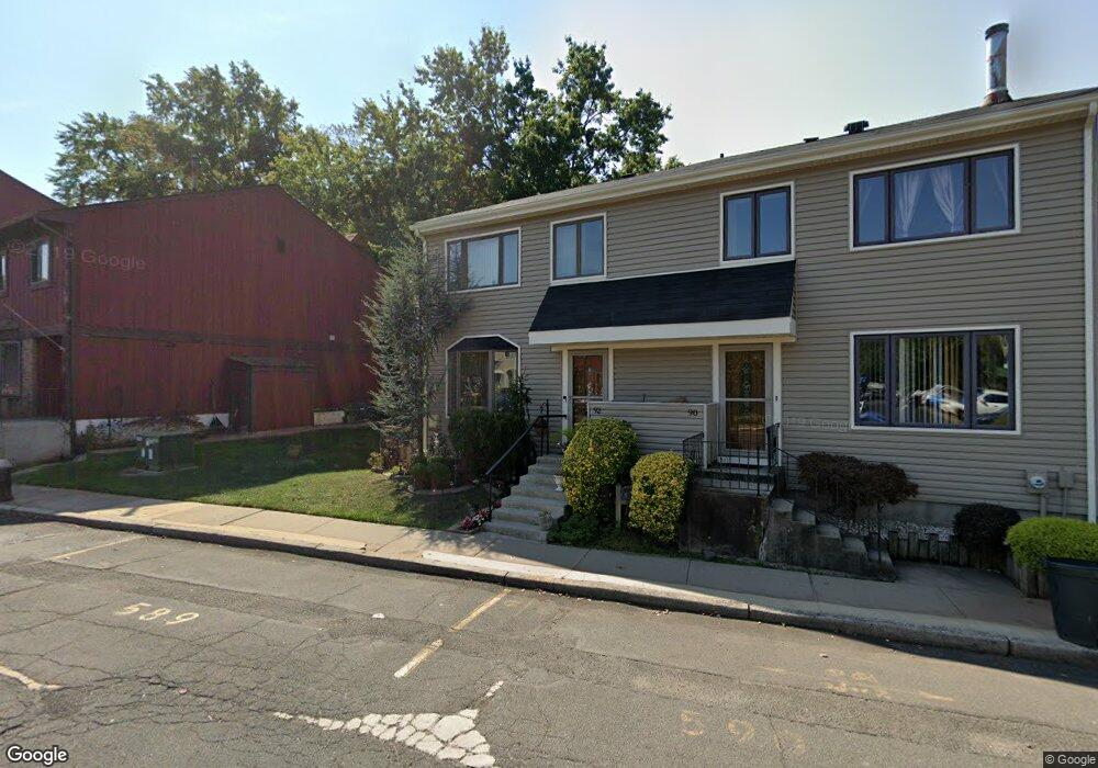 92 Arrowood Ct unit 589, Staten Island, NY 10309 - photo 1