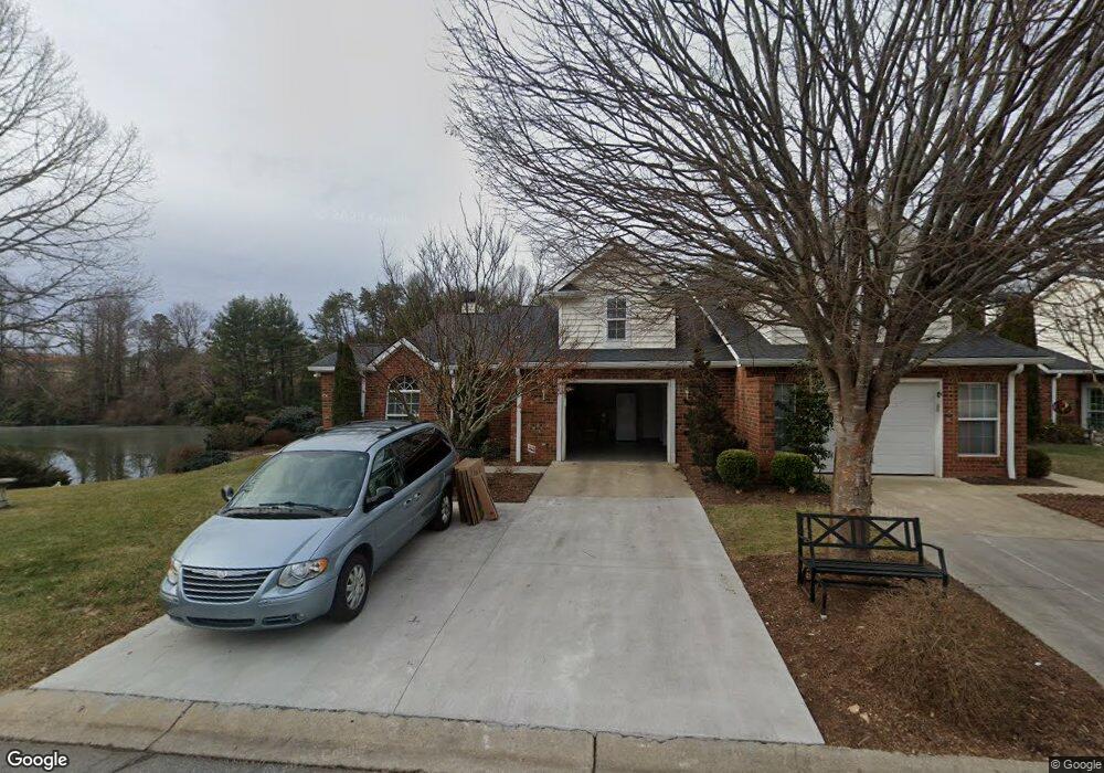 39 Lake Pointe Cir, Hendersonville, NC 28792 - photo 1