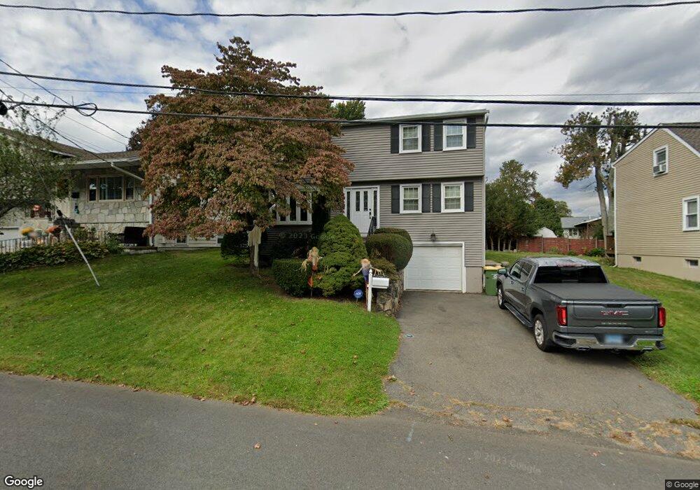 24 Carriage Dr, Waterbury, CT 06708 - photo 1