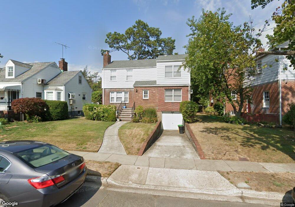 8 Damson Ln, Valley Stream, NY 11581 - photo 1