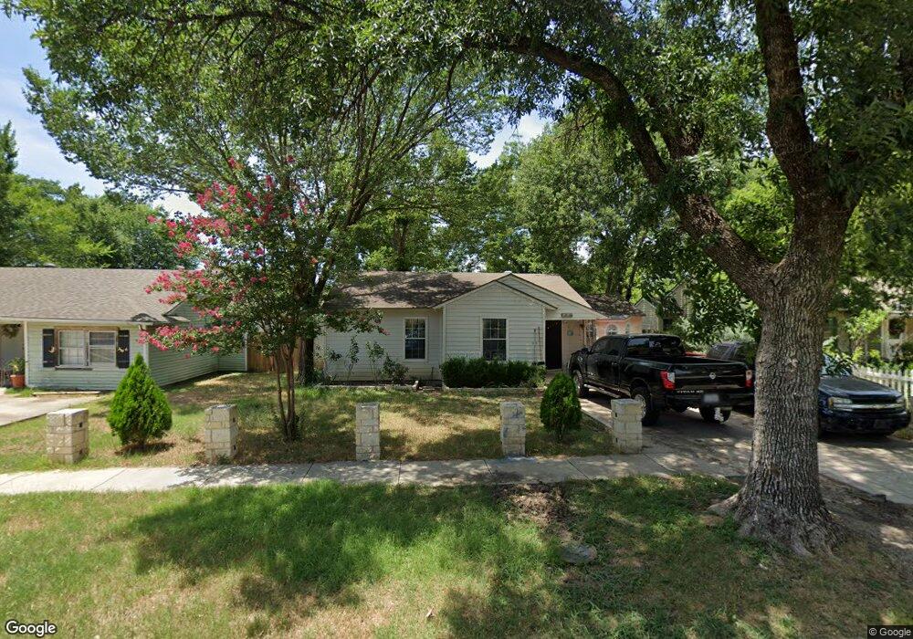 1018 Ralph St, Grand Prairie, TX 75051 - photo 1