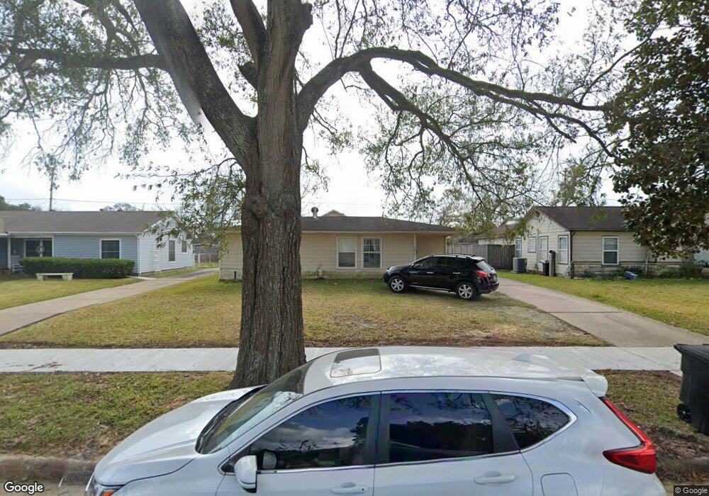 7646 Hereford St, Houston, TX 77087 - photo 1